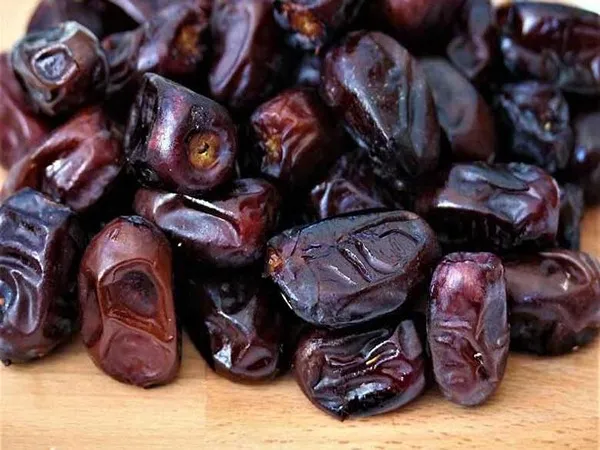 خرید خرما مضافتی بم صادراتی با قیمت استثنایی