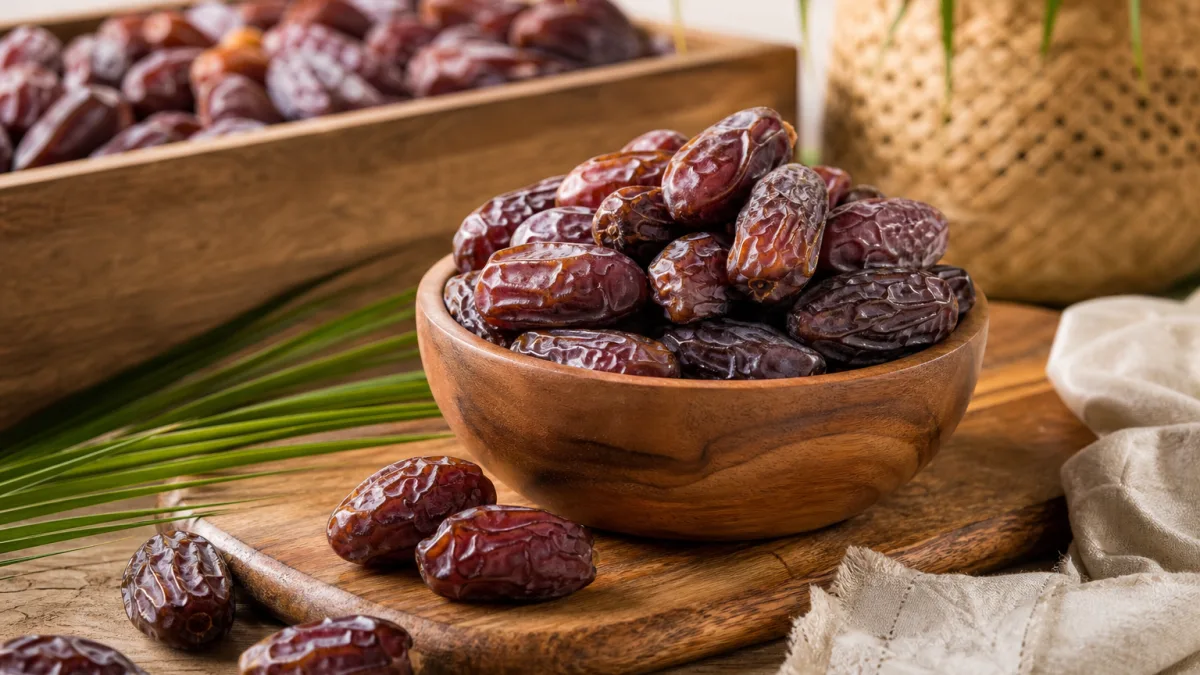 کارگاه‌ها و ویژگی فنی خرما پیارم رامبد