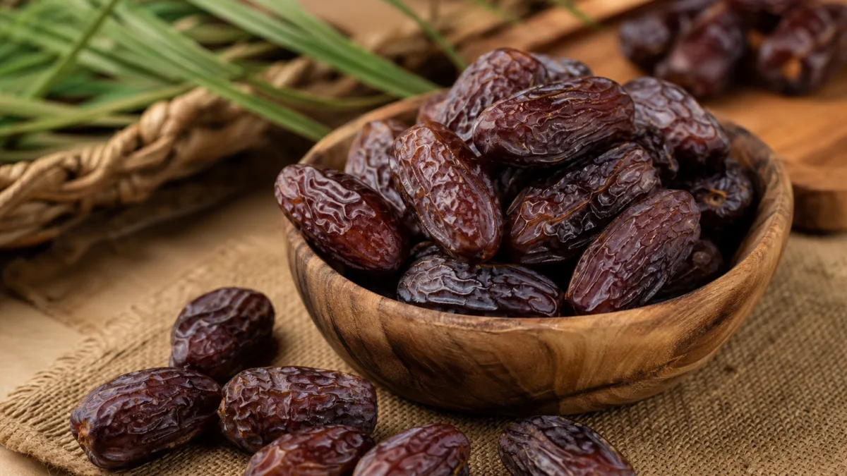 قیمت خرما پیارم تواضع